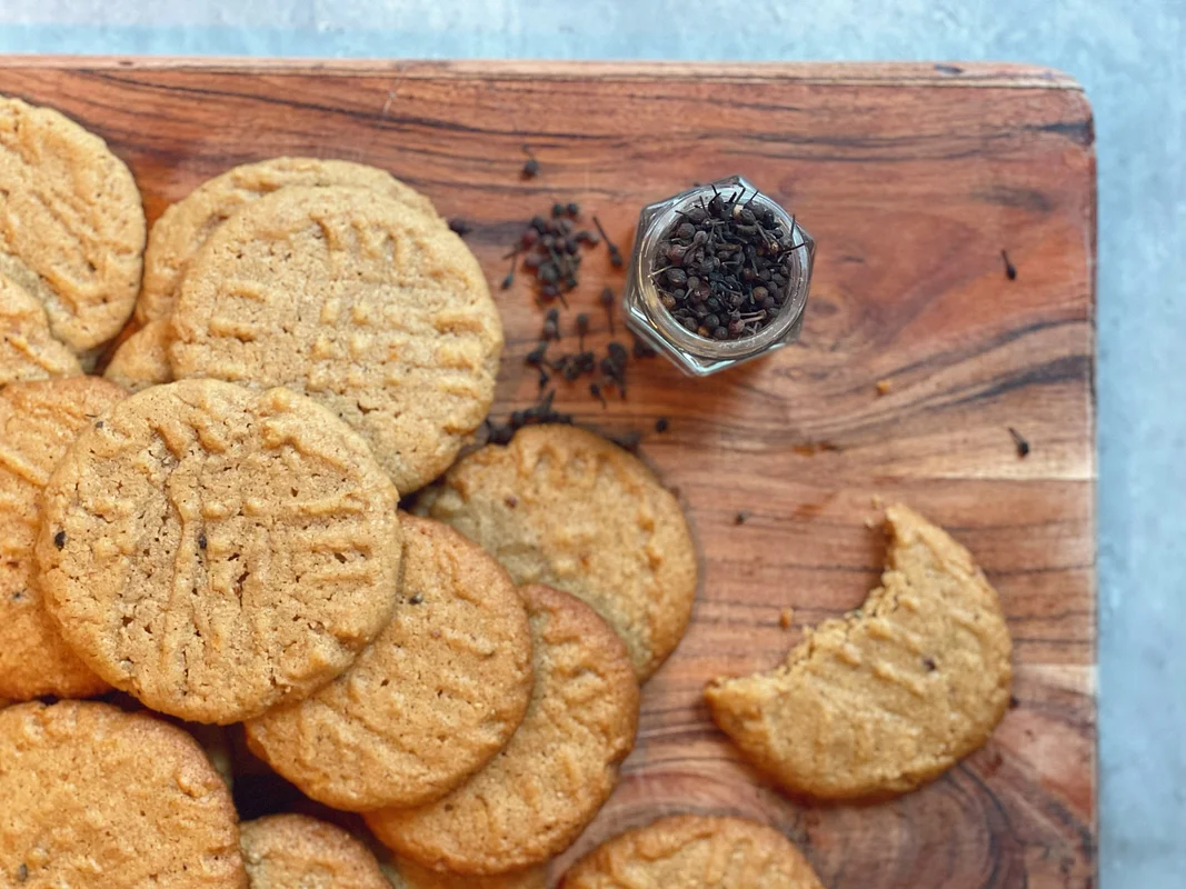 Voatsiperifery Peanut Butter Cookies